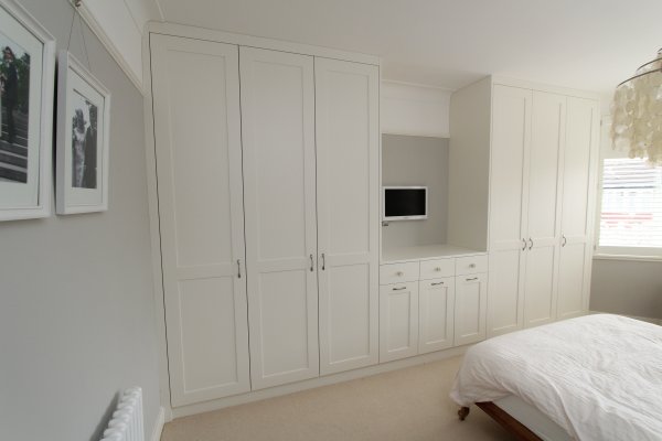 White sprayed shaker fitted wardrobes